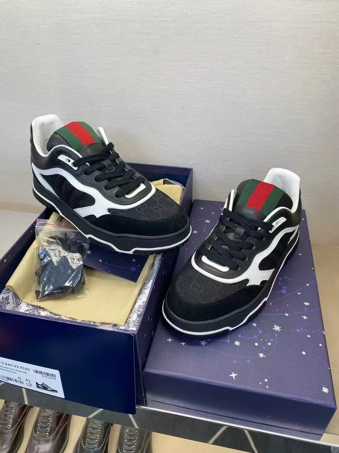 Men's Men's Shoes 💰440 [New Style] 🎍🎍Gucci - New Men's Shoes GUCCI [Lightning] The latest shoes are shipped. Original quality, fashionable, made of special materials, sheepskin lining, brand new packaging. The foot feels super comfortable and the workmanship is impeccable. Size: Male 38-44 (45 can be customized